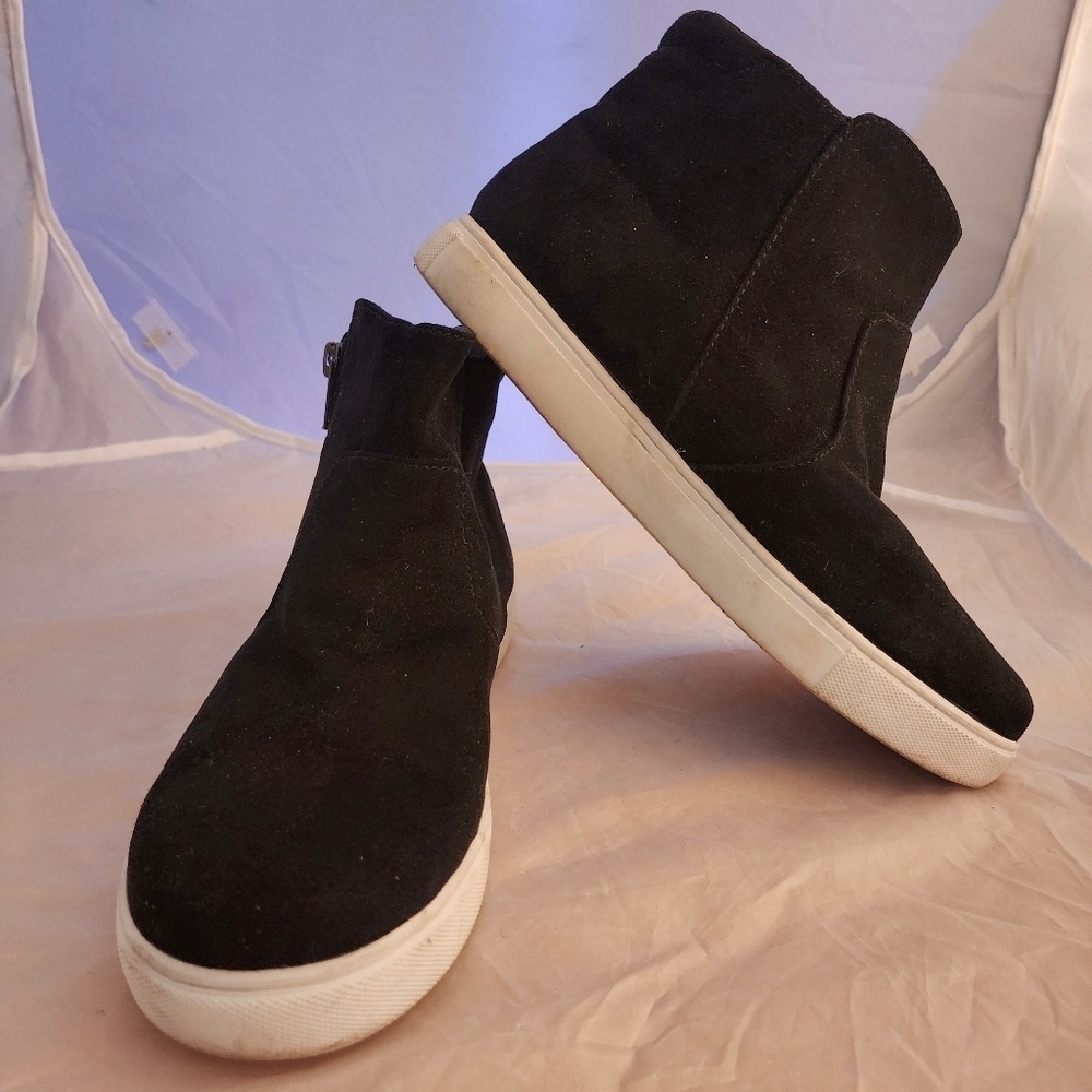 IZOD Mila Memory Foam Ankle Sneaker Boots Black Suede-like Women's Size 8.5 M